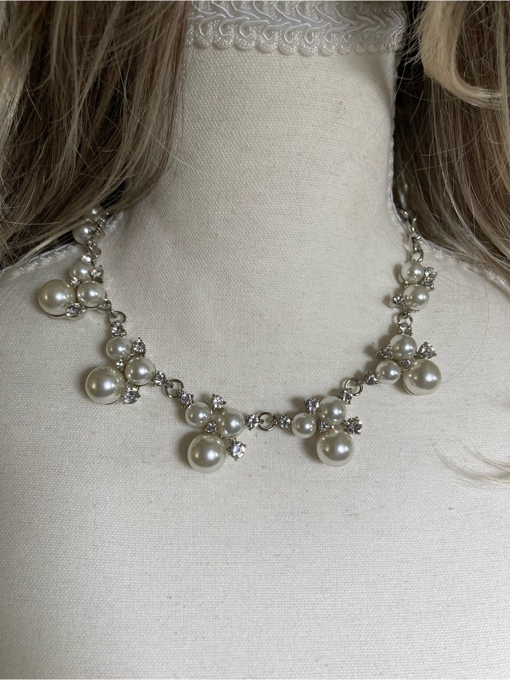 Classic Pearl and Crystal Statement Necklace - Earrings Set -Ivory Pearls